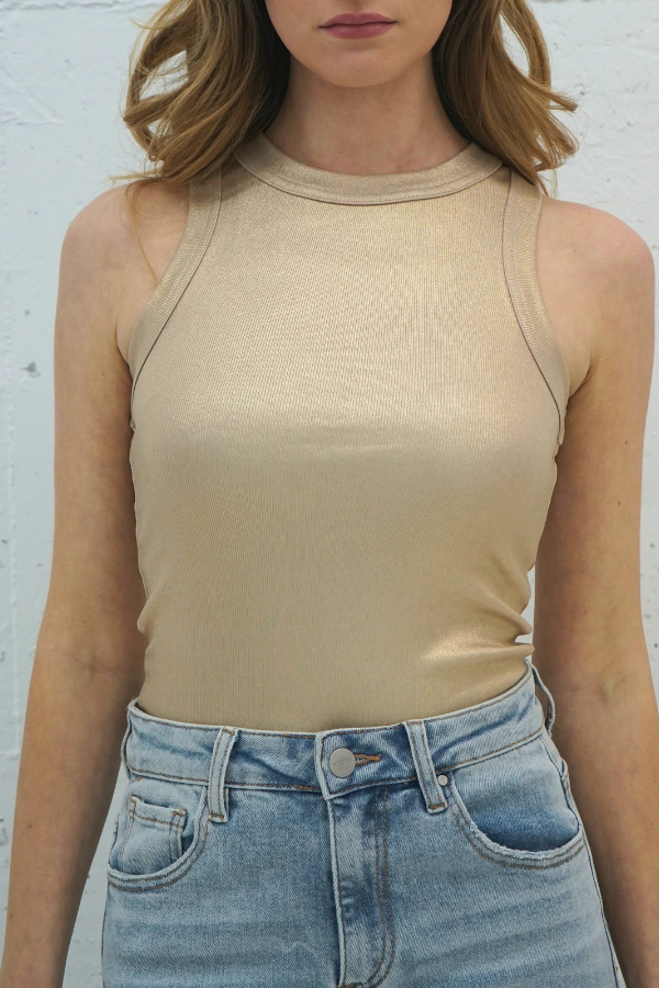 Metallic Formfitting Tank