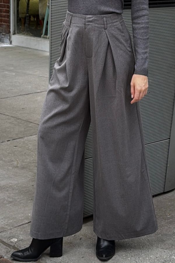 La Rue Classique Pleated Pants