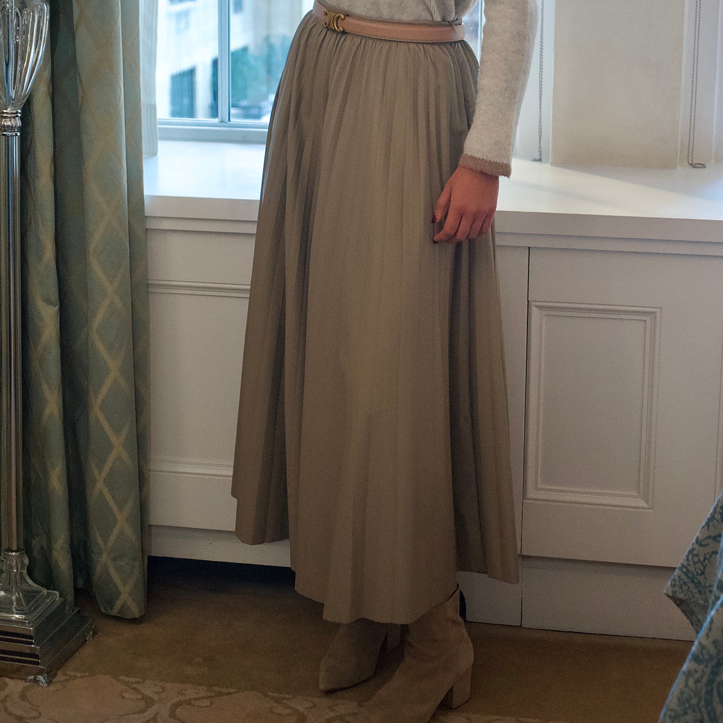 Pleated long skirt